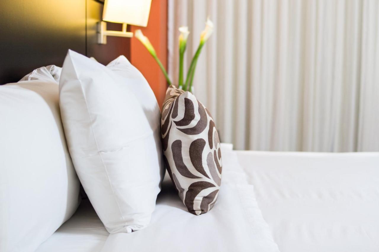 Hotel El Gran Marques Трухильо Экстерьер фото