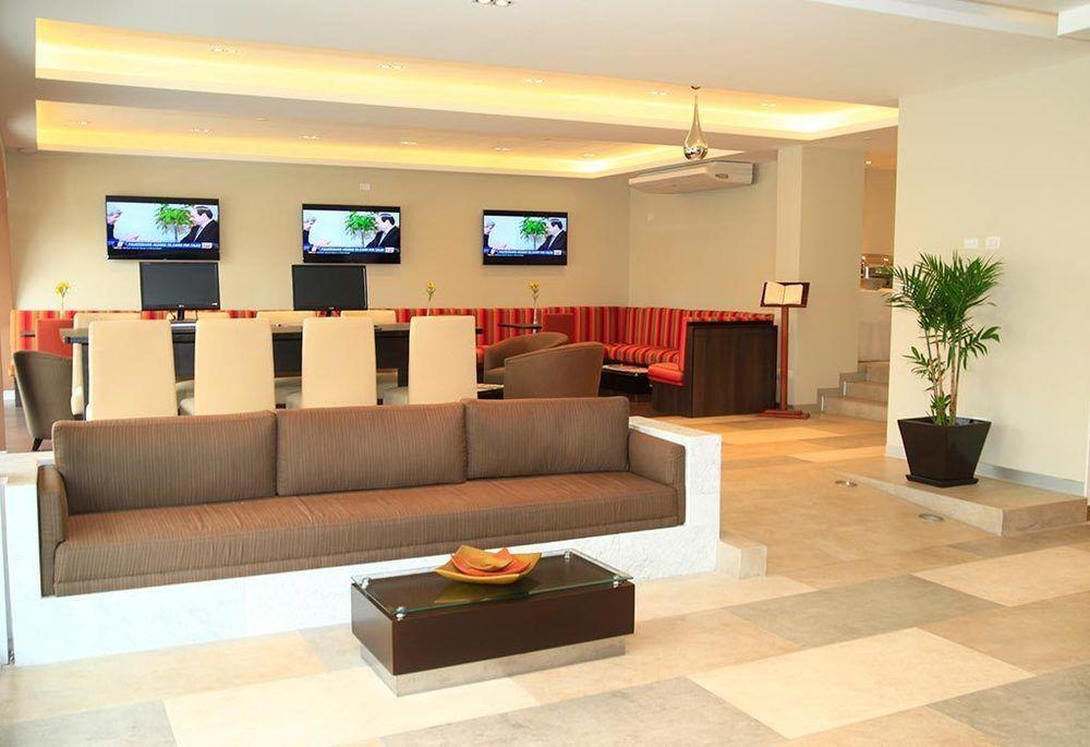 Hotel El Gran Marques Трухильо Экстерьер фото