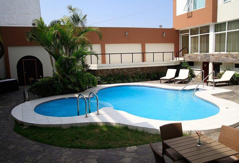 Hotel El Gran Marques Трухильо Экстерьер фото