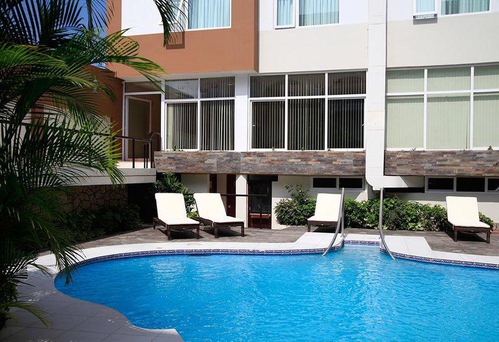 Hotel El Gran Marques Трухильо Экстерьер фото